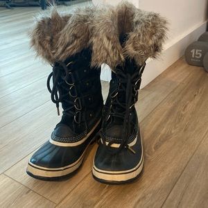 Sorel Joan of Arc Snow Boots, black, size 9-9.5 barely worn.